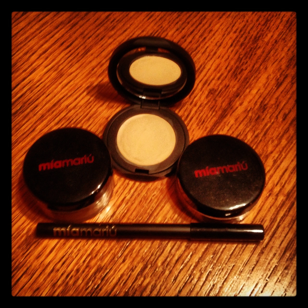 Mia Mariu Mineral Cosmetic Review & #Giveaway